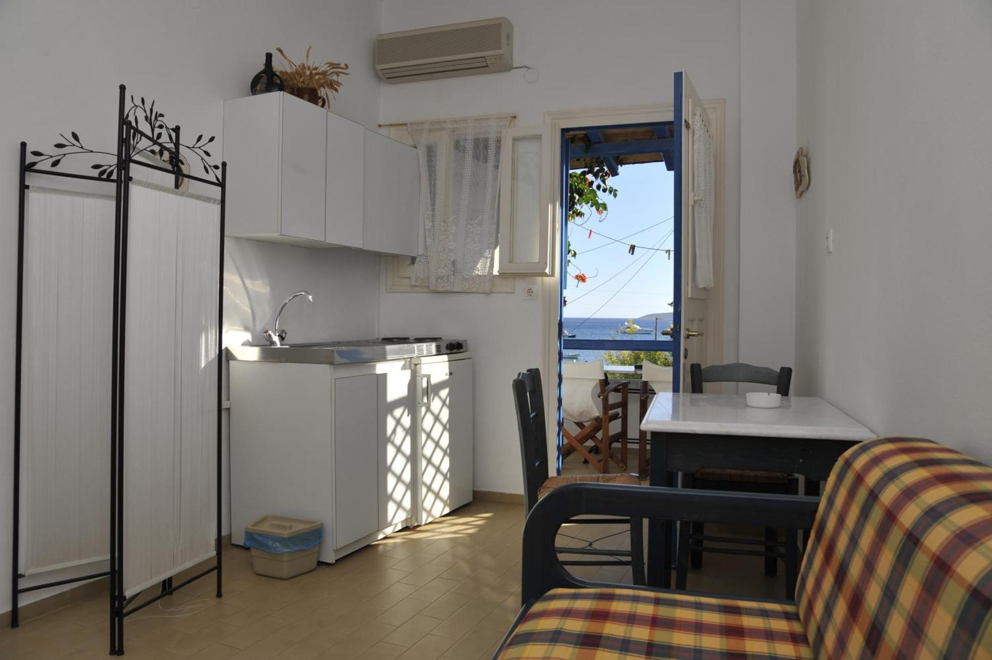 George'S Beach Studios Aliki  Ruang foto
